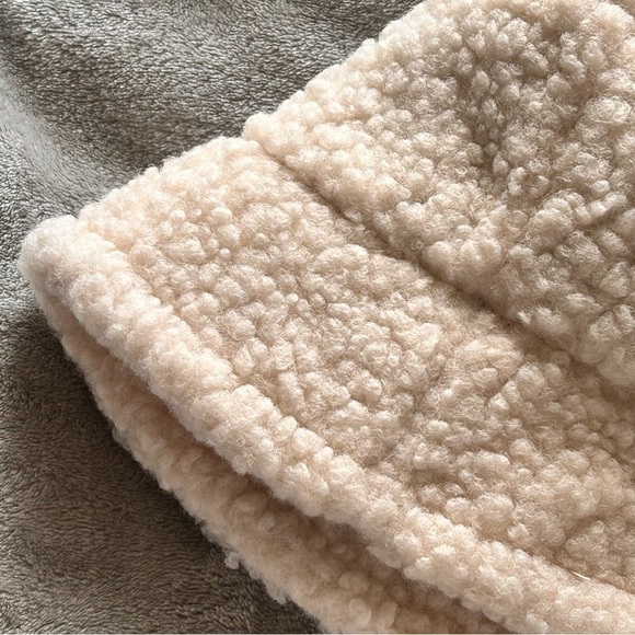 Teddy Bucket Hat Unisex Ivory Off White color One Size - Picture 3 of 6